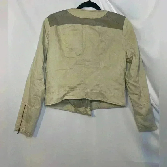 Women’s Apt. 9 zip up light tan jacket size small - Picture 2 of 3